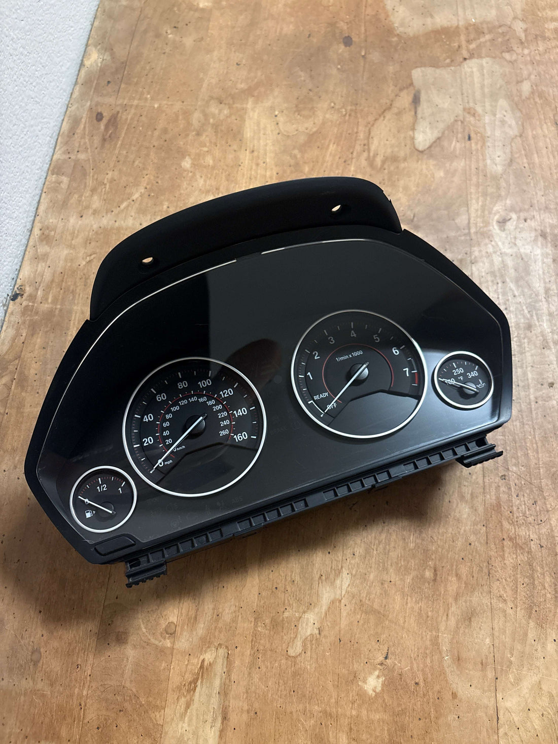 BMW F30 instrument cluster with HUD support, virginized and OEM part number 9232895