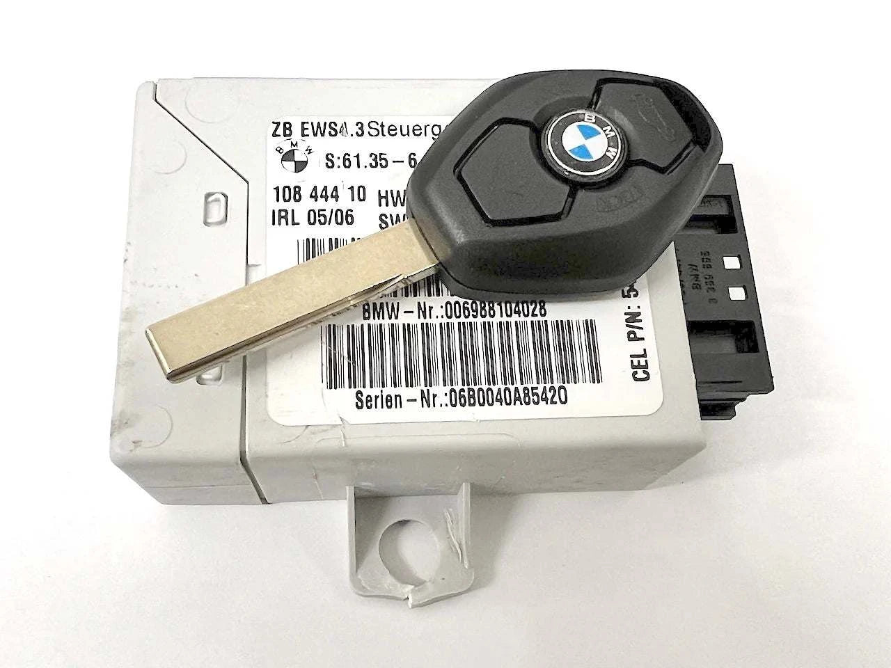 BMW E-Series key with remote for cutting and programming service